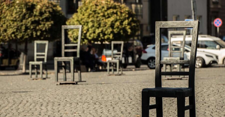 Schindler's Factory and Jewish Ghetto Guided Tour - Start at Schindler’s Factory, then walk the ghetto routes