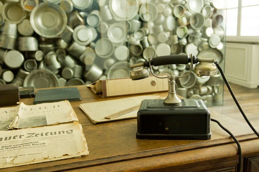 Schindler's Factory & Kazimierz Jewish Quarter Tour - How the guide approach affects your understanding