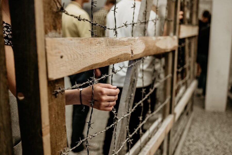 Schindler's Factory Museum in Krakow - Guided Tour - Languages and communication: hearing the story clearly