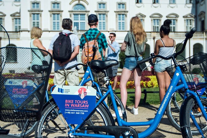Secrets of Warsaw 4-hour Bike Tour - How the guide makes the city readable (Marcin and Peter as examples)