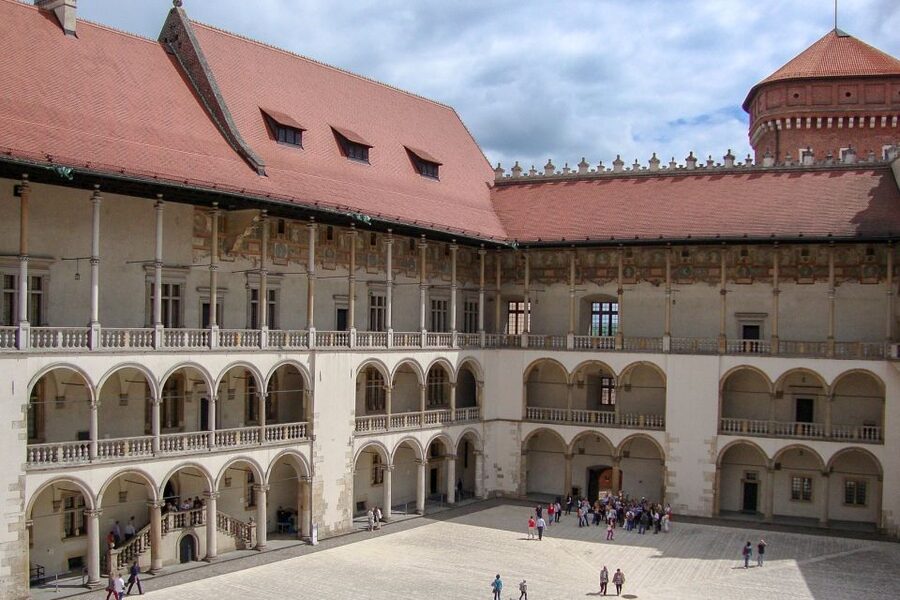 Skip-the-Line Wawel Castle Chambers Private Tour - Why the private guide experience is the real product