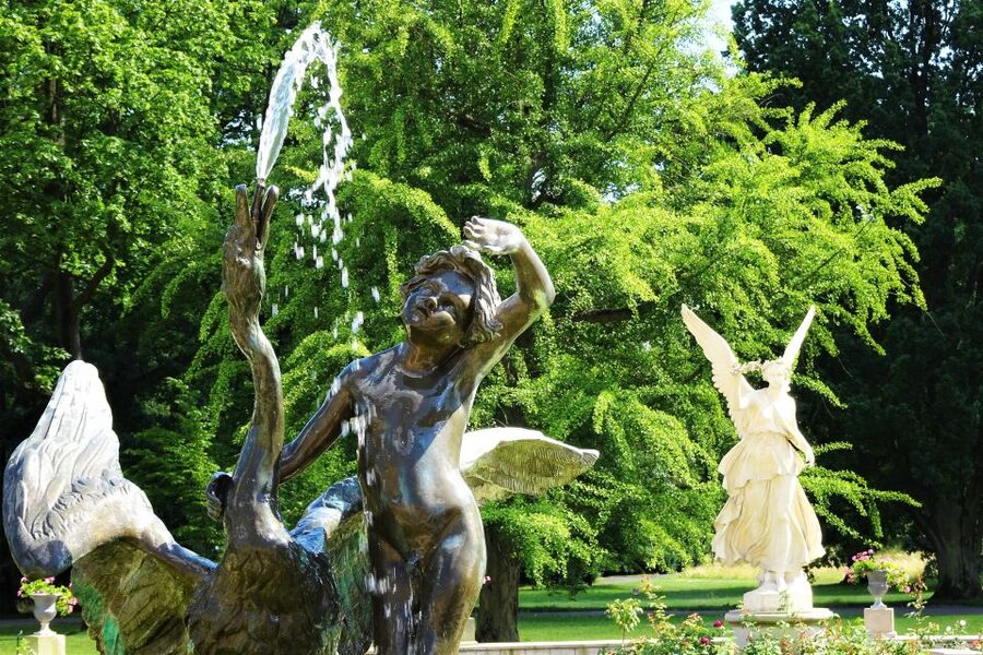 Skip-the-Line Wilanow Palace and Gardens Private Tour Warsaw - Language choices: English, German, Russian, Spanish, French, Italian, Polish