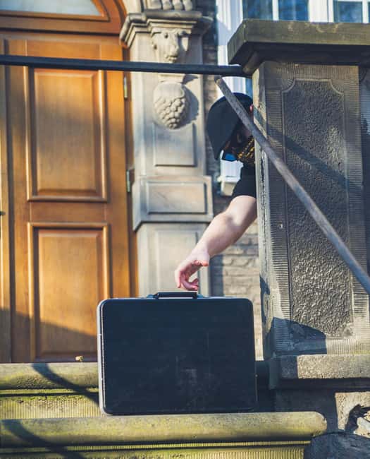 Szczecin: Spy-Themed Walk & Game with Host - The eight stop format: what you are solving and why it keeps you sightseeing