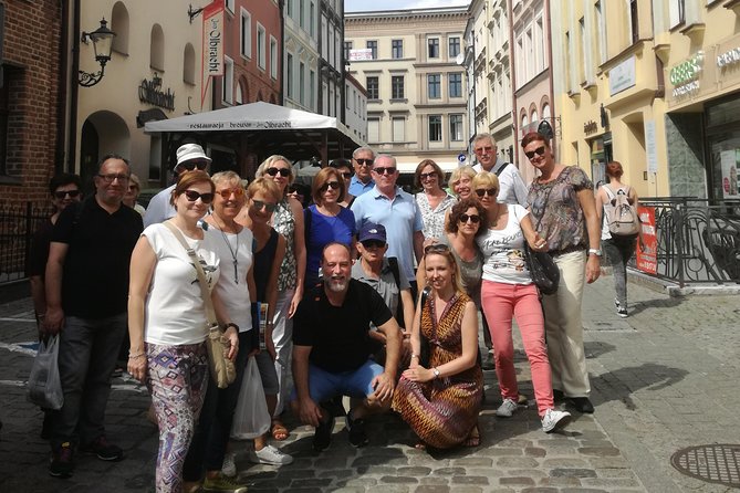 Walking Tour of the medieval Toruń - Granaries turned History Museum, then Old Town Square