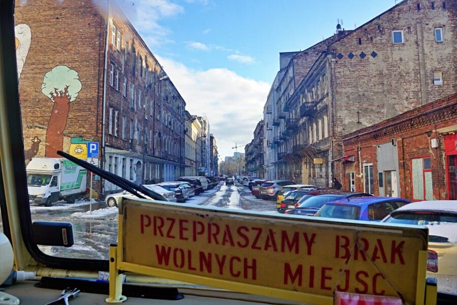 Warsaw: 2.5-Hour Dark Side - Praga District by a Retro Bus - Warsaw street art on Zabkowska, Brzeska, and Stalowa