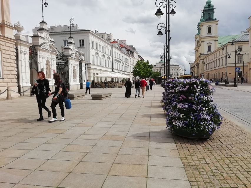 Warsaw: 2-Hour Chopin's Life Walking Tour - Old Town focus and the story behind Saxon Garden