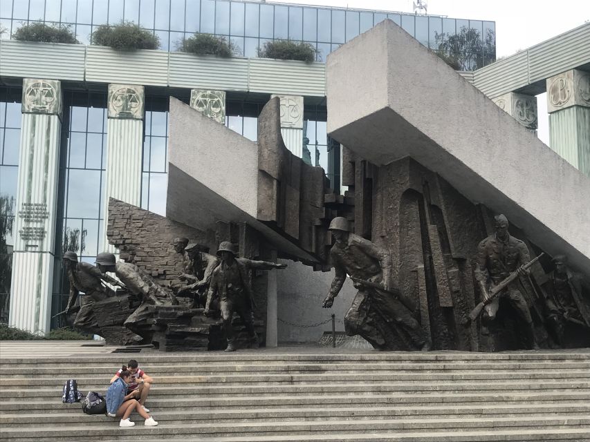 Warsaw: 2-Hour Guided Old Town Walking Tour - Warsaw Old Town makes more sense with a guide