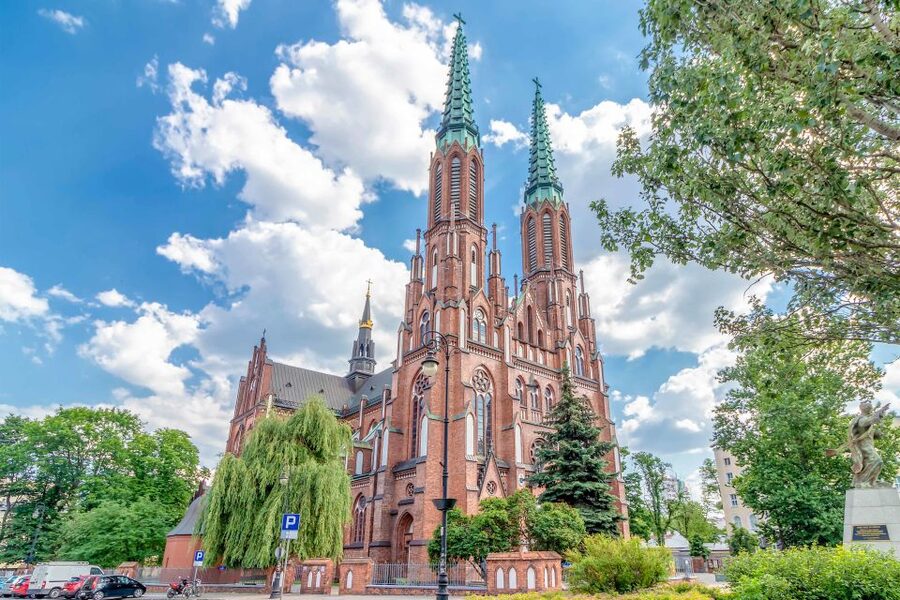 Warsaw: 2-Hour Praga Walking Tour - Koneser vodka factory: industrial bones, modern life