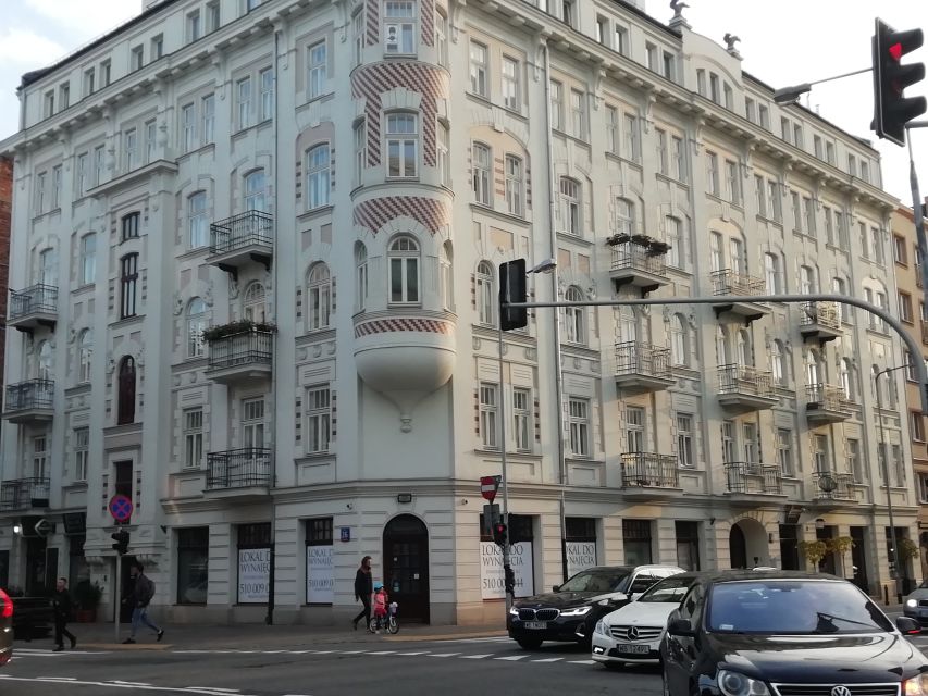 Warsaw: 2-Hour Praga Walking Tour - St. Florian Cathedral and the neighborhood’s religious mix