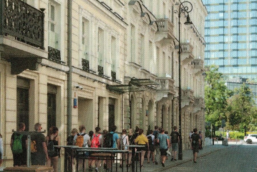 Warsaw: 2-Hour Tour of Daily Life in the Ghetto Warsaw - Mila 18 and the Footbridge over Chłodna Street: places you can place in your mind
