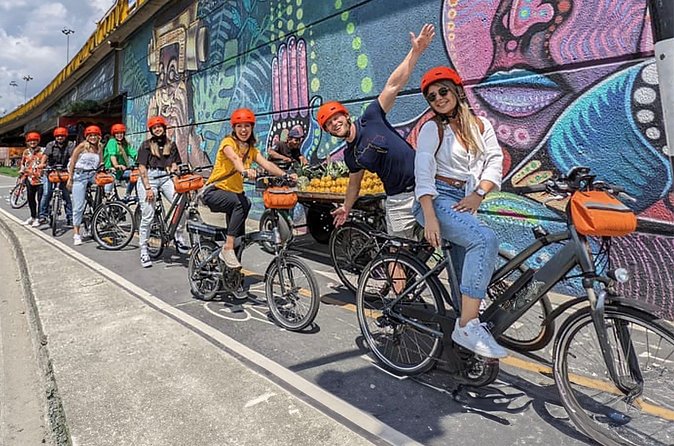 Warsaw Bike Tour: Old Town Guided Tour - 90 Minutes of Magic! - Price, comfort, and who this 90-minute Old Town loop fits