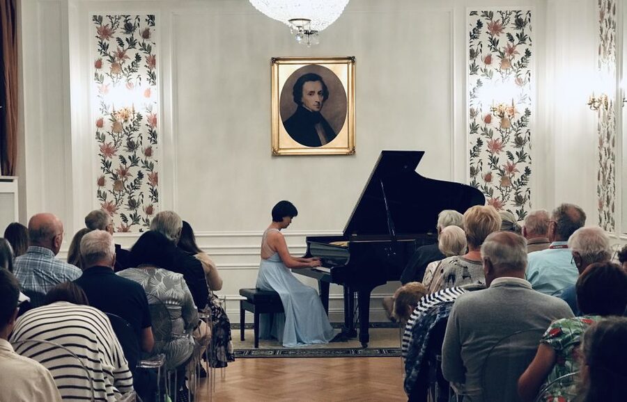 Warsaw: Chopin Concert Ticket With Glass of Champagne - Pair It With Dinner in Warsaw Old Town (Before or After)
