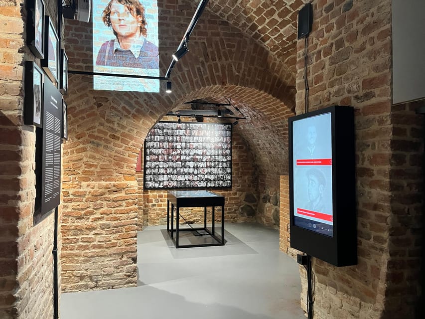 Warsaw: Cold War Museum Entry Ticket - The autonomous robot guide: helpful, not a distraction