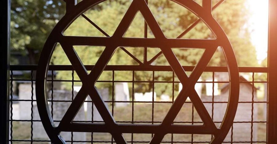 Warsaw Daily Jewish Ghetto Guided Tour with Jewish Cemetery - Key highlights worth planning around