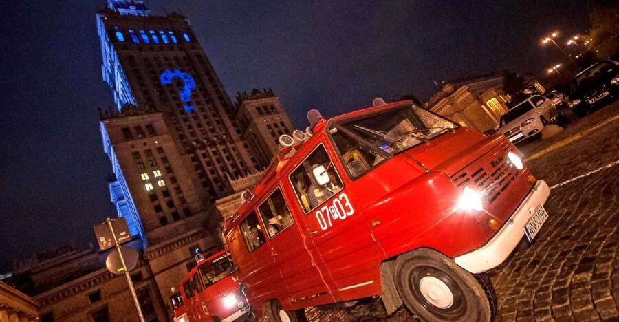 Warsaw: Evening History and Pubs Tour by Retro Minibus - Retro Żuk minibus after dark, plus pickup you can count on
