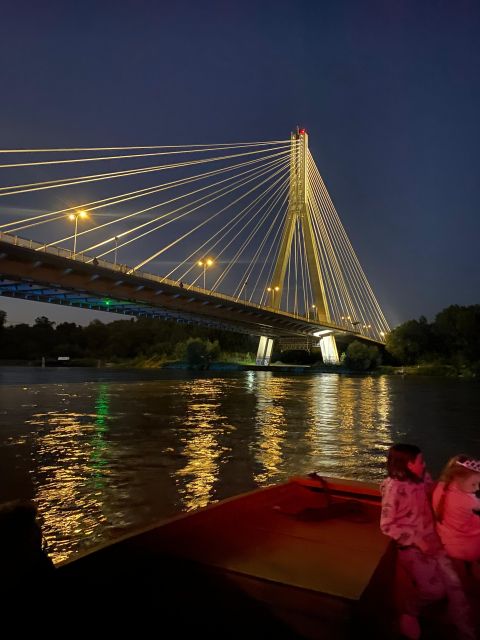 Warsaw: Evening Vistula Cruise with Welcome Drink - Copernicus Science Center and Museum of Modern Art from the water
