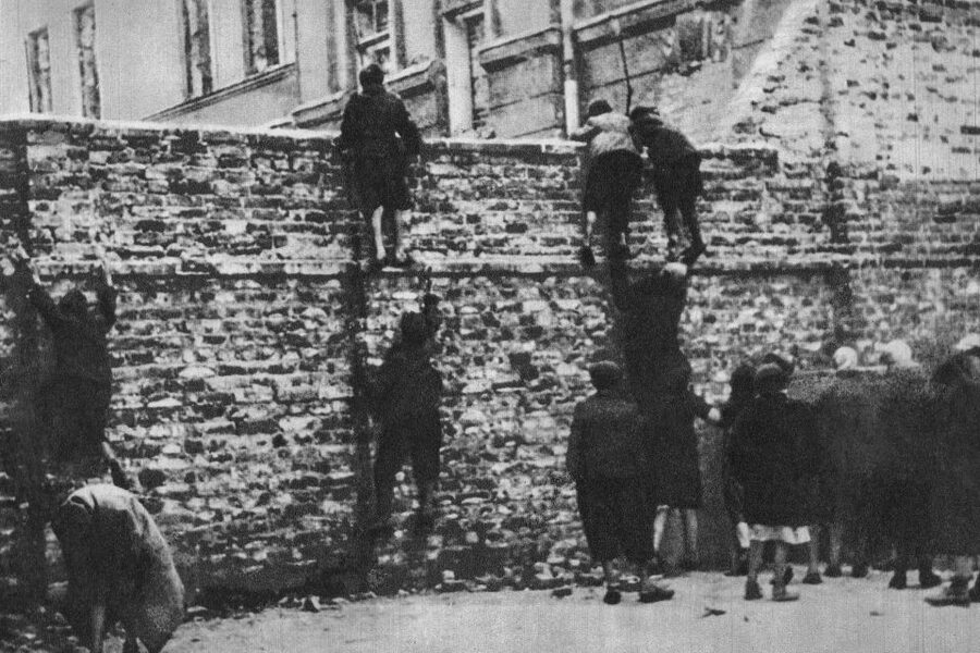 Warsaw: Ghetto, Jewish Cemetery & POLIN Museum Private Tour - POLIN Museum in the 5-hour plan: what skip-the-line really means
