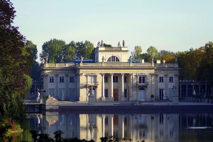 Warsaw: Highlights of Old & New Town Private Guided Tour - Starting point at Museum of Warsaw, then getting your bearings fast