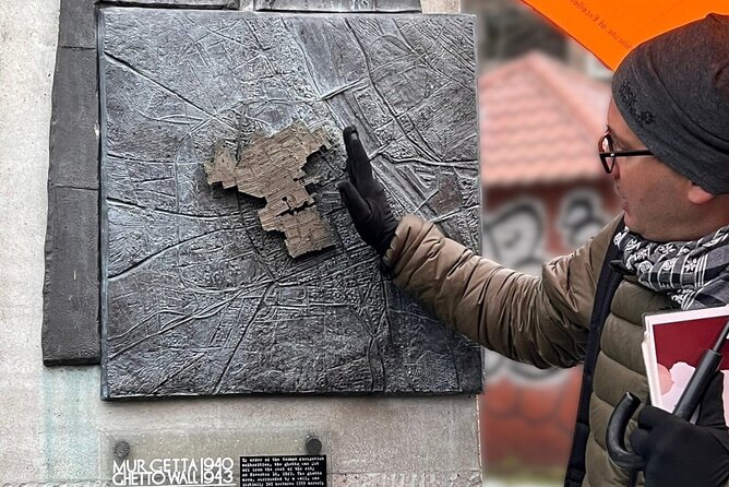 Warsaw in World War 2 Walking Tour - Guides, Group Size, and What That Means for Your Experience