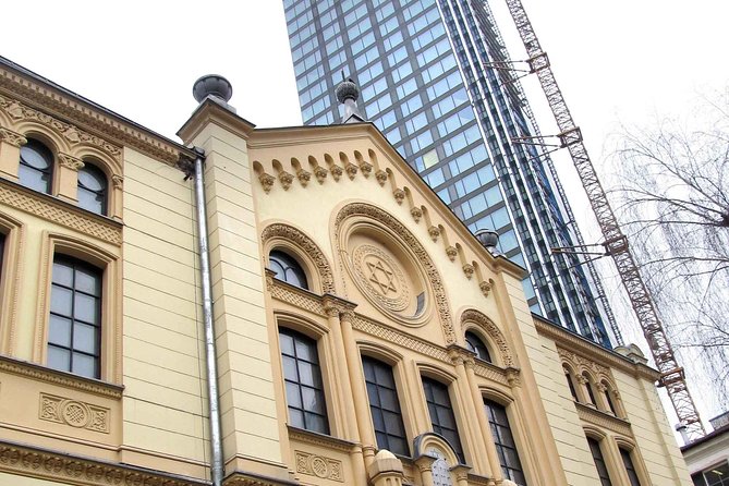 Warsaw Jewish Ghetto: private tour by retro car with hotel pickup - Who this tour suits best (and who should think twice)
