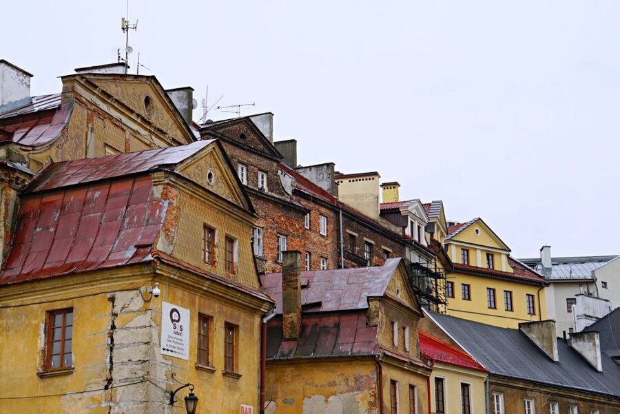 Warsaw: Majdanek Concentration Camp & Lublin Guided Day Tour - Lunch in a Polish milk bar: a practical reset before Old Town