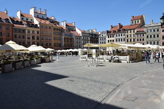 Warsaw Old Town Guided Tour with Antek & Friends | small groups - Getting Oriented at Castle Square and Sigismund’s Column