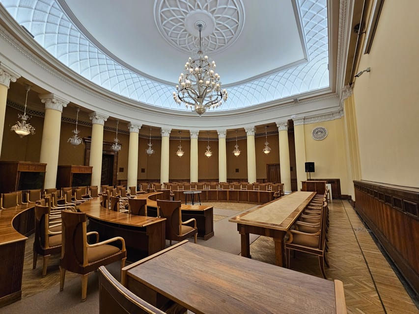 Warsaw: Palace of Culture and Science Guided Tour - Meeting at plac Defilad 1, then straight into the palace
