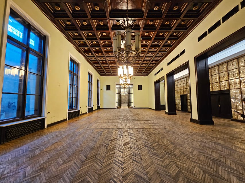 Warsaw: Palace of Culture and Science Guided Tour - Who this tour is best for, and who should skip it