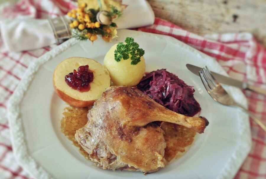 Warsaw: Polish Food Tour - The café stop: regional flavors, quick wins, and set-up for the heavier plates