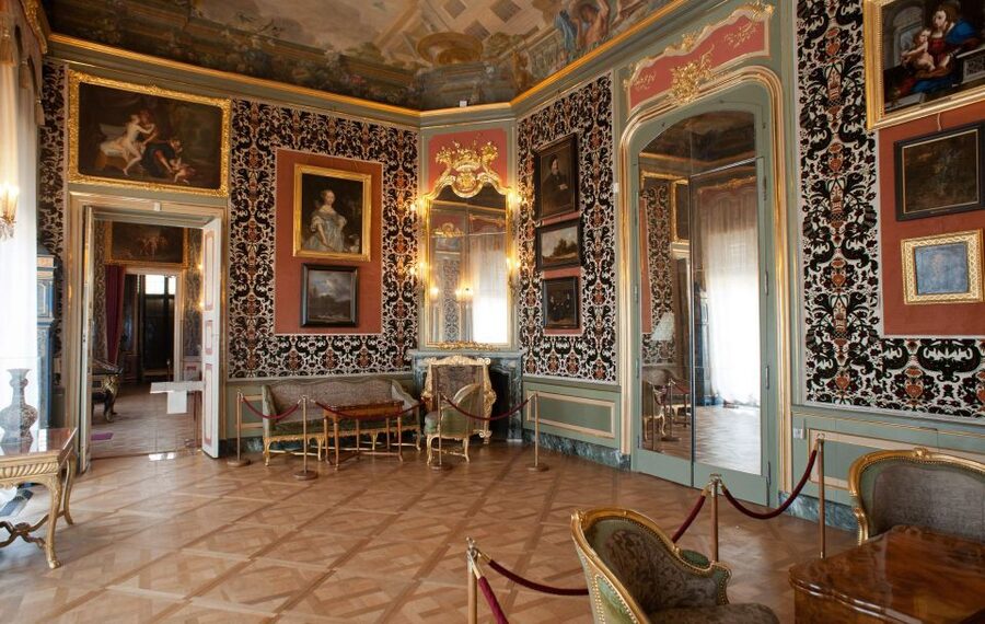 Warsaw Private Wilanow Palace & Garden Tour - Pickup and Getting There: Why Location Logistics Matter More Than You Think