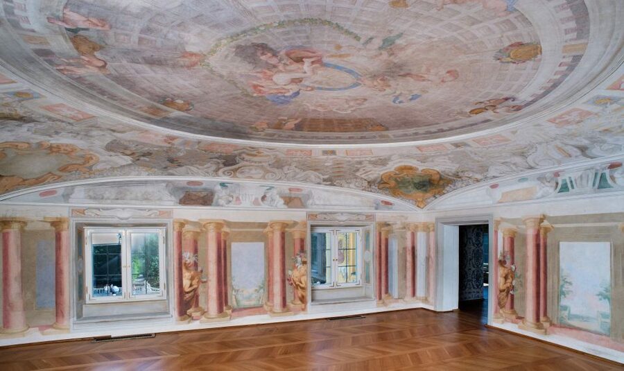 Warsaw Private Wilanow Palace & Garden Tour - Inside Wilanów Palace: Baroque Rooms and a Polish-European Mix