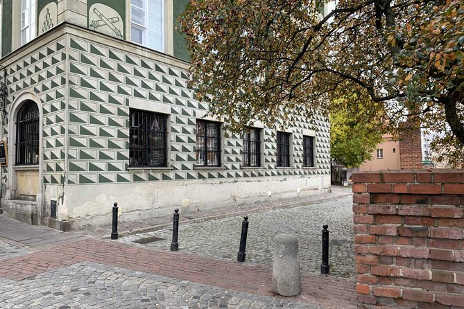 Warsaw's Old Town A Self-Guided Audio Tour - The Jesuit church and St John’s Archcathedral on an audio-friendly route