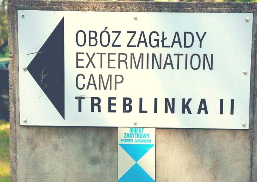 Warsaw: Small-Group Tour to Treblinka Extermination Camp - Inside the Treblinka museum: how the visit is organized