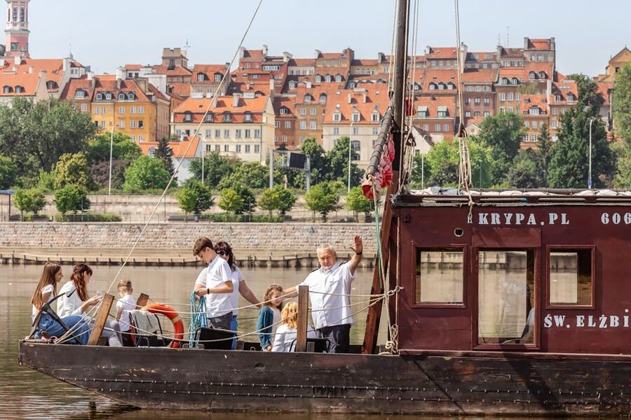 Warsaw: Traditional Galar Cruise on The Vistula River - Who should book this Vistula cruise, and who might skip it