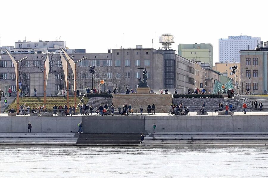 Warsaw: Vistula River Cruise with Your Music & City Views - Should you book this Vistula cruise from Rejsowisko?