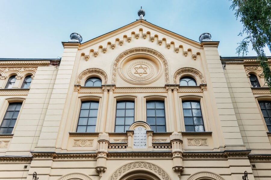 Warsaw: Warsaw Ghetto Private Walking Tour with Hotel Pickup - Key points worth knowing before you go