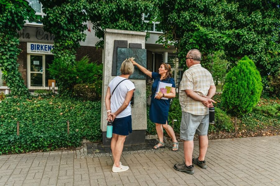 Warsaw: Warsaw Ghetto Private Walking Tour with Hotel Pickup - The pace, the walking, and what to bring