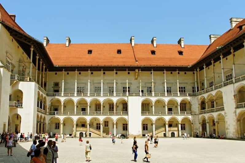 Wawel Castle and Cathedral Guided Tour - Wawel Cathedral: Gothic Structure Plus Renaissance and Baroque Chapels