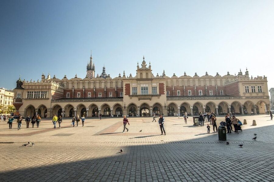 Wawel Castle, Cathedral, Old Town and St. Mary's Basilica - Why Wawel feels like Krakow’s power center, not just a viewpoint