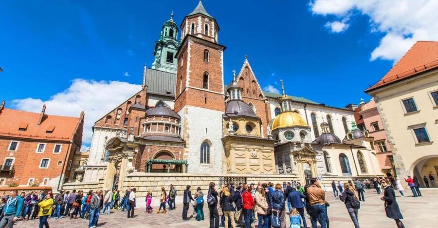 Wawel Castle, Cathedral, Old Town and St. Mary's Basilica - St. Mary’s Basilica and the Veit Stoss altar: why the guide matters