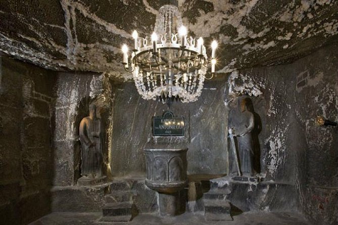 Wieliczka Salt Mine Guided Tour with Hotel Transfers - English guide setup: communication that makes the mine click
