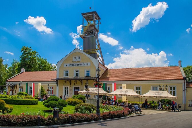 Wieliczka Salt Mine - Private Tour from Krakow - What you’ll see underground: chambers, chapels, lakes, shafts, and salt sculptures
