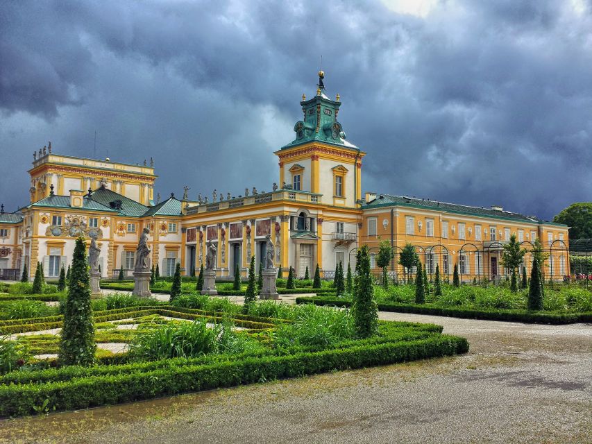 Wilanów Palace: 2-Hour Guided Tour with Entrance Tickets - Learning Sobieski’s story through the rooms