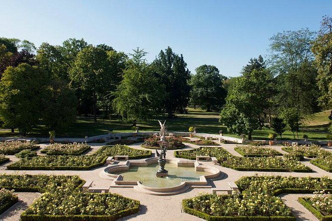 Wilanow Royal Palace : SMALL GROUP /inc. Pick-up/ - Small-group pacing: why the format feels better