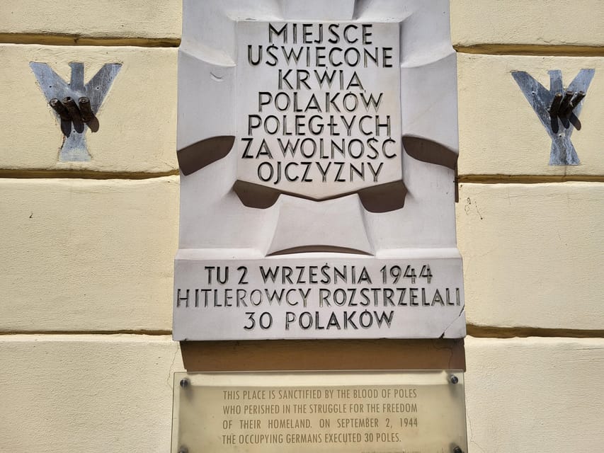 World War 2 in Warsaw walking tour in English - Execution Sites and 1944 Warsaw Uprising Strongholds: Resistance Up Close