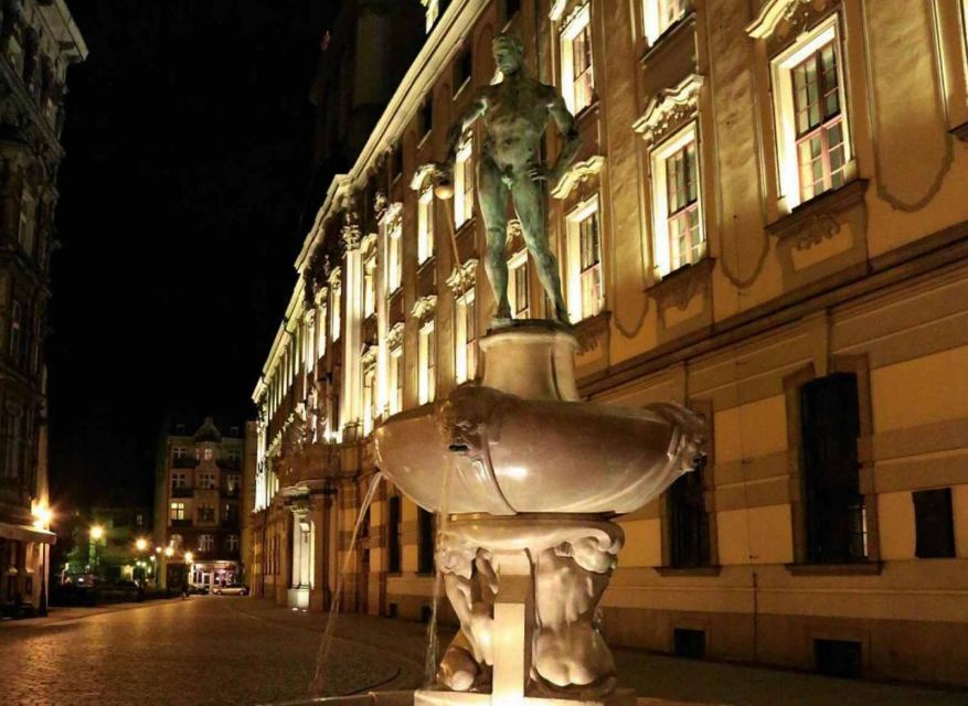 Wroclaw: 2-Hour Mysterious Walking Night Tour - Xawerego Dunikowskiego River Promenade: Break Time and Drinks