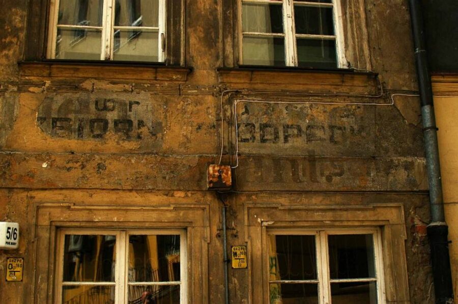 Wroclaw: 2-Hour Mysterious Walking Night Tour - Hotel Monopol: A City Landmark Used Like a Plot Point