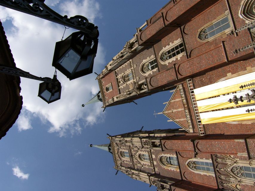 Wroclaw: 2-Hour Private Electric Bus Tour with Guide or Tape - University of Wrocław and Fencer’s Fountain stop