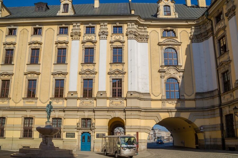 Wroclaw: 2-Hour Private Guided Tour by Electric Car - Comfort and timing: how the 2 hours actually feels from the driver’s seat