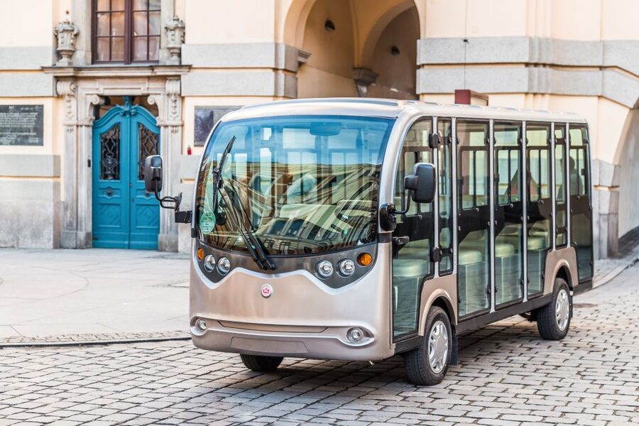 Wroclaw: 2-Hour Private Guided Tour by Electric Car - Winter practicality: heated car, warm blankets, and curtains that change everything